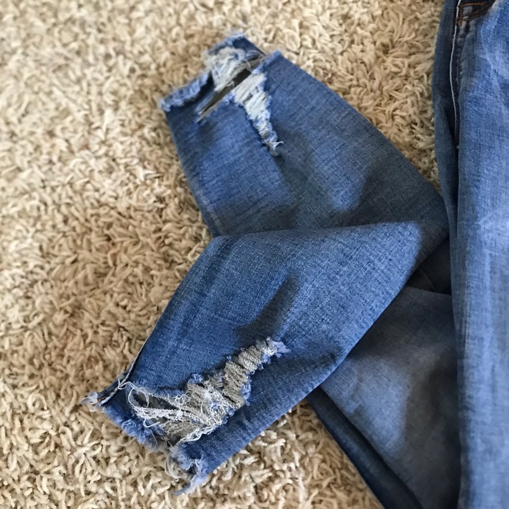 Low Rise Light Blue Jeans - Picture 2 of 2